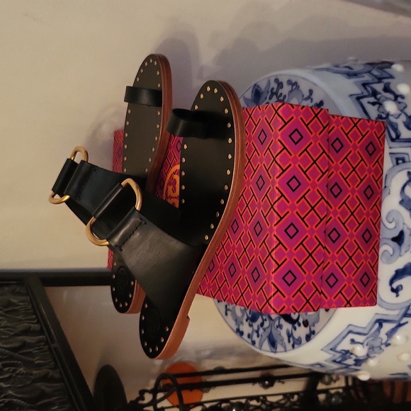 Sandals - Picture 1 of 3